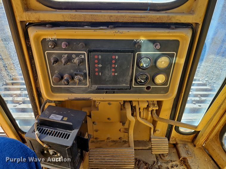 image for item EI8558 1996 Caterpillar D5H LGP dozer