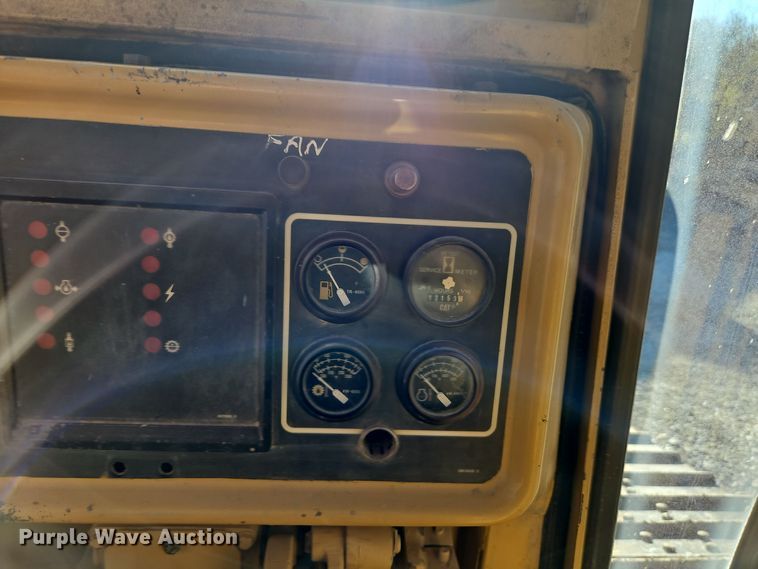 image for item EI8558 1996 Caterpillar D5H LGP dozer