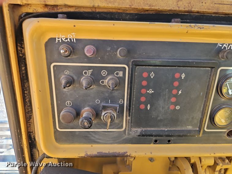 image for item EI8558 1996 Caterpillar D5H LGP dozer