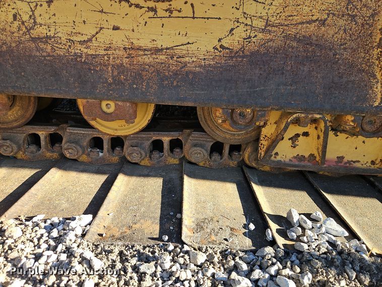 image for item EI8558 1996 Caterpillar D5H LGP dozer