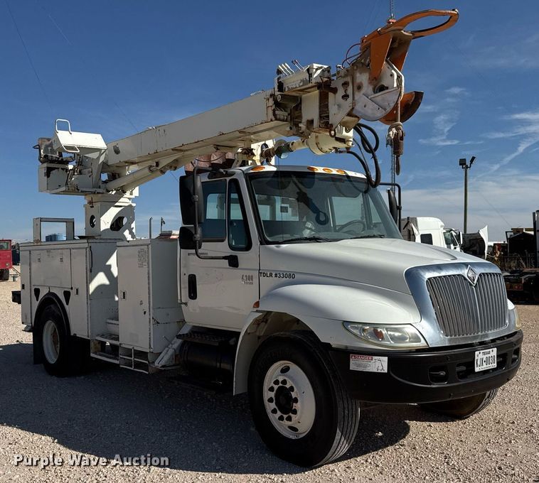 image for item EJ3197 2007 International 4300 digger derrick truck
