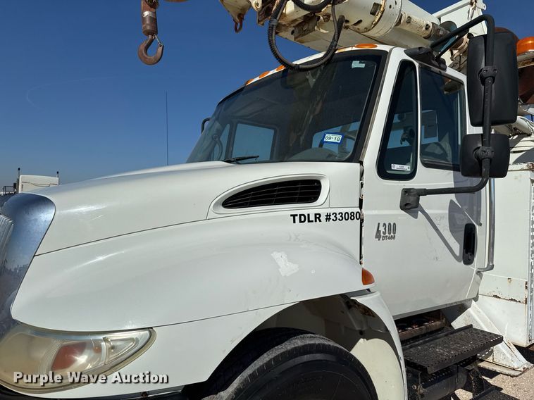 image for item EJ3197 2007 International 4300 digger derrick truck