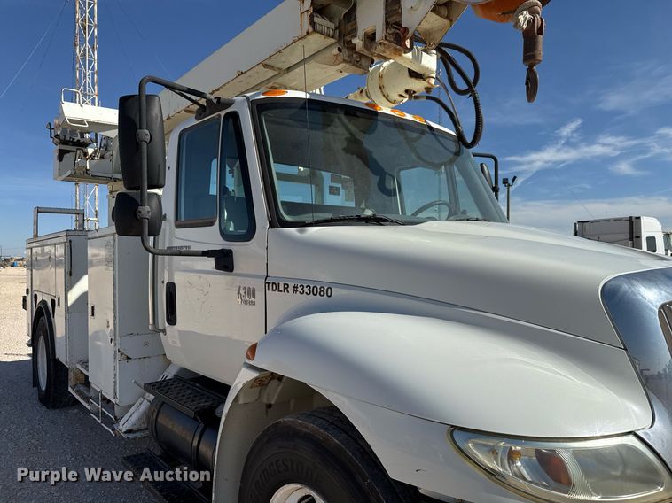 image for item EJ3197 2007 International 4300 digger derrick truck