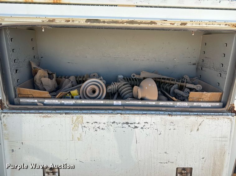 image for item EJ3197 2007 International 4300 digger derrick truck