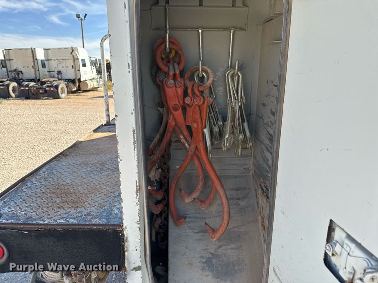 image for item EJ3197 2007 International 4300 digger derrick truck