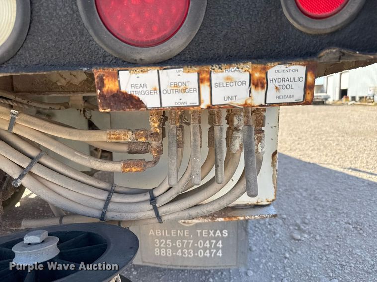 image for item EJ3197 2007 International 4300 digger derrick truck