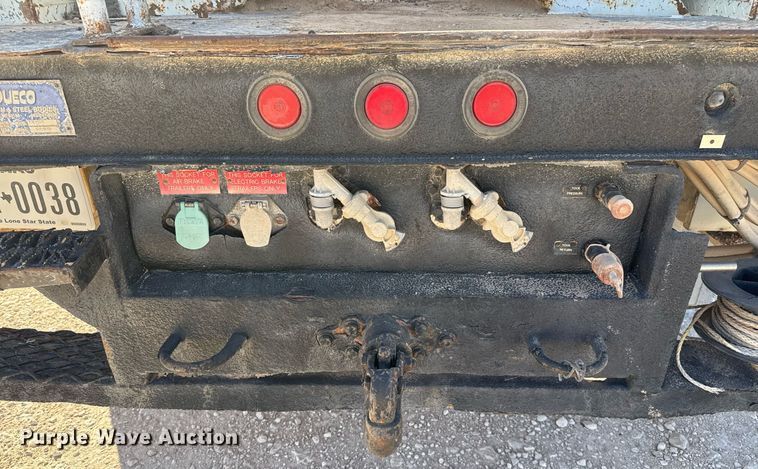 image for item EJ3197 2007 International 4300 digger derrick truck