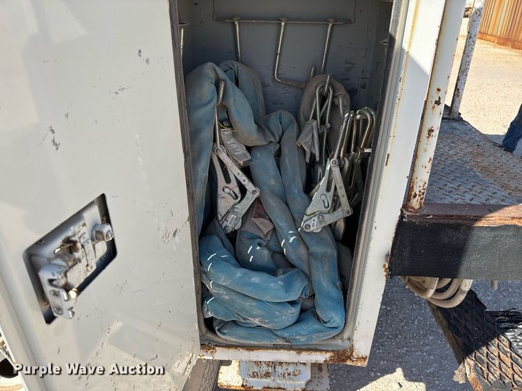 image for item EJ3197 2007 International 4300 digger derrick truck