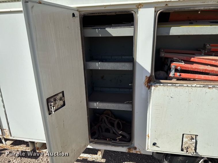 image for item EJ3197 2007 International 4300 digger derrick truck