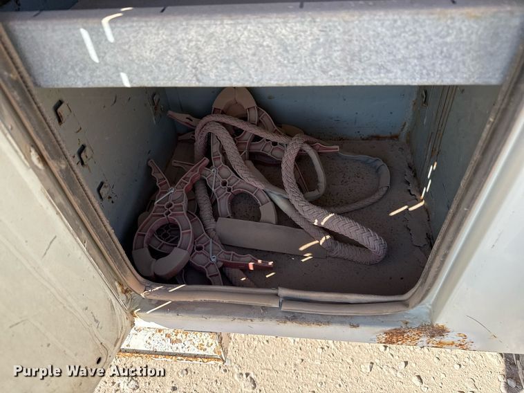 image for item EJ3197 2007 International 4300 digger derrick truck