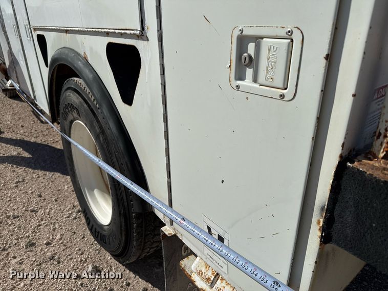 image for item EJ3197 2007 International 4300 digger derrick truck