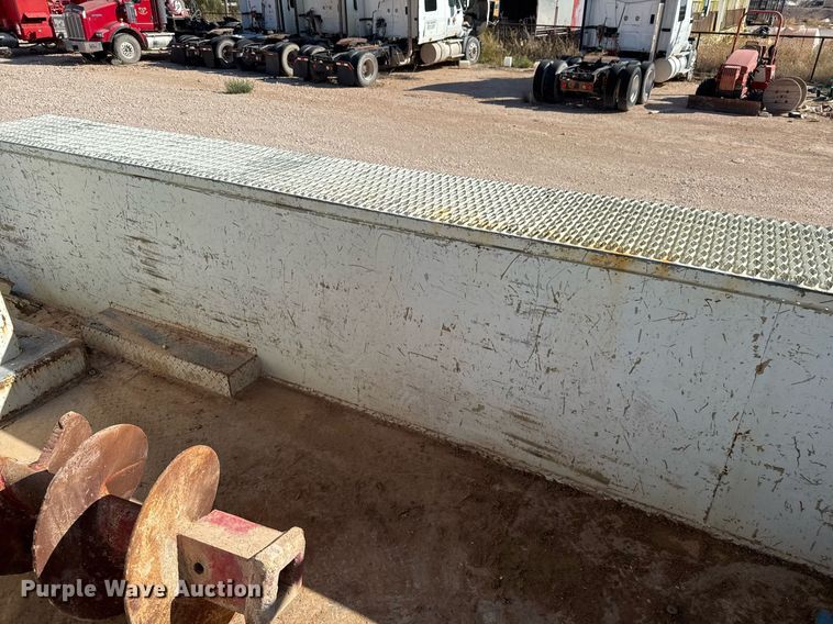 image for item EJ3197 2007 International 4300 digger derrick truck