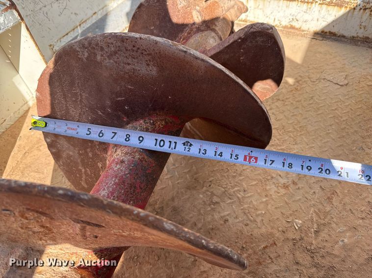 image for item EJ3197 2007 International 4300 digger derrick truck