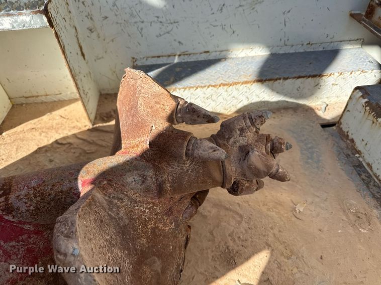 image for item EJ3197 2007 International 4300 digger derrick truck