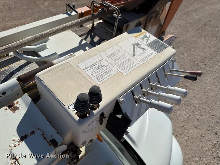 image for item EJ3197 2007 International 4300 digger derrick truck