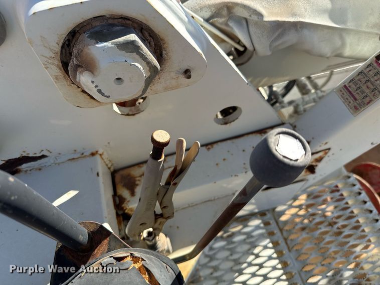 image for item EJ3197 2007 International 4300 digger derrick truck