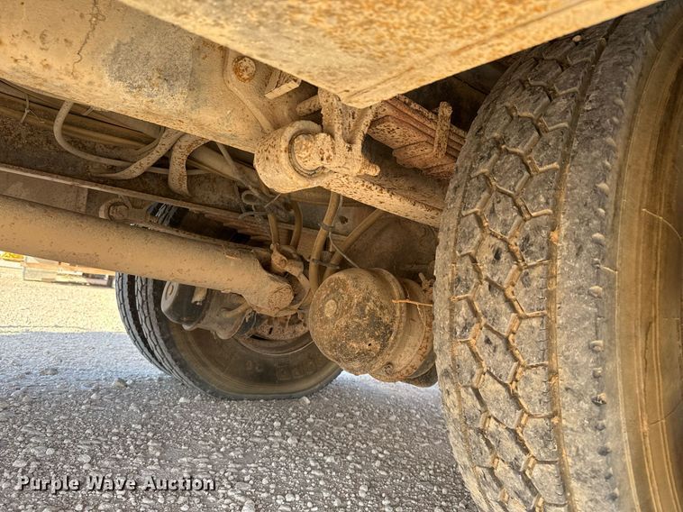 image for item EJ3197 2007 International 4300 digger derrick truck