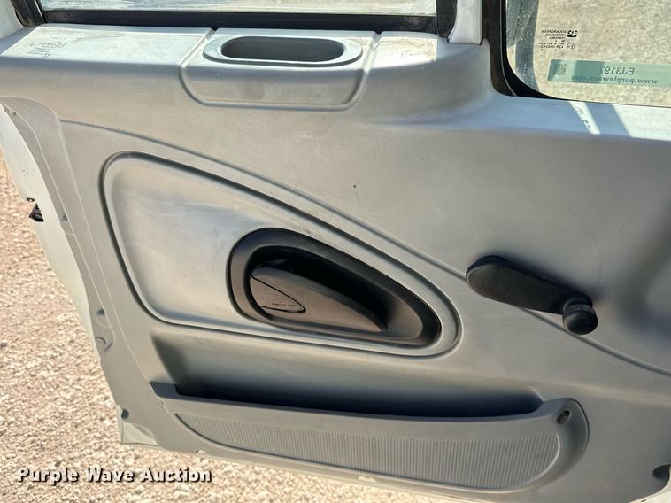 image for item EJ3197 2007 International 4300 digger derrick truck