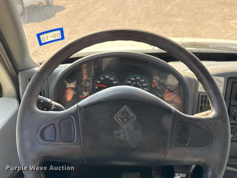 image for item EJ3197 2007 International 4300 digger derrick truck