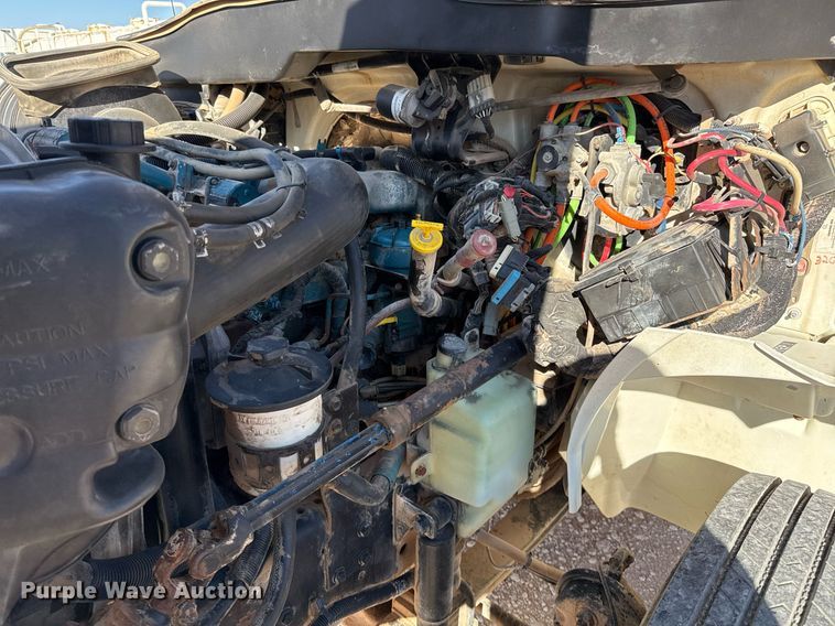 image for item EJ3197 2007 International 4300 digger derrick truck