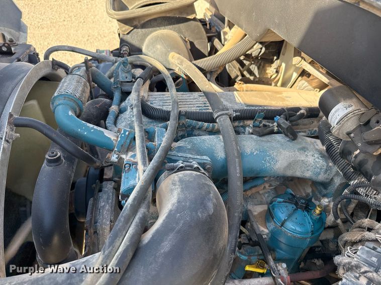 image for item EJ3197 2007 International 4300 digger derrick truck