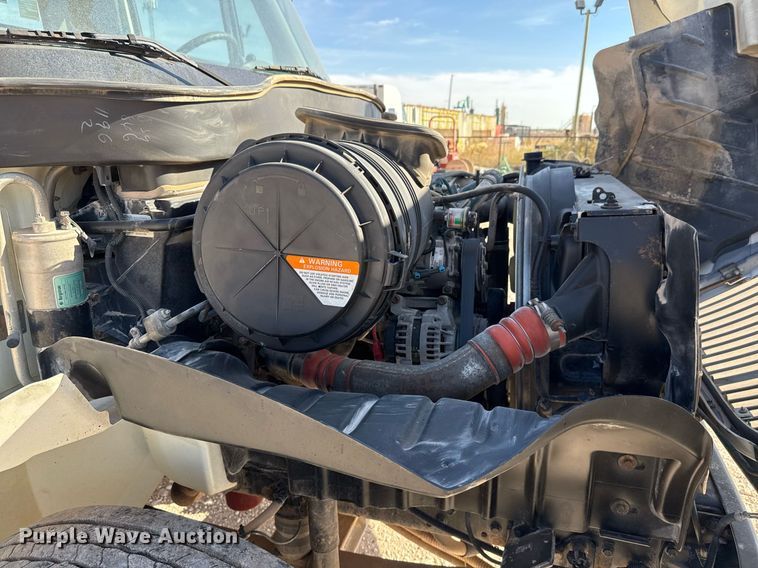 image for item EJ3197 2007 International 4300 digger derrick truck