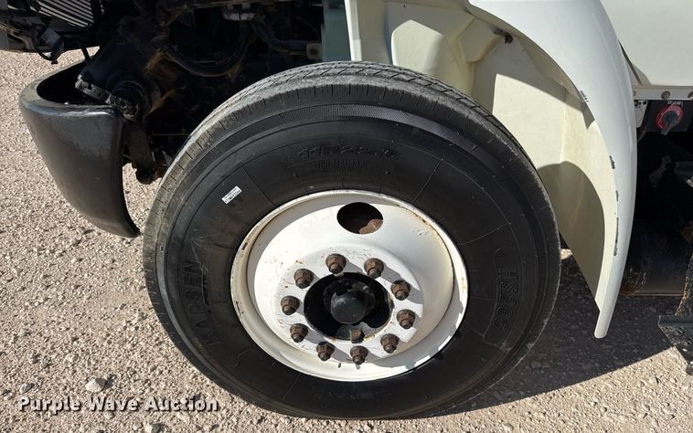 image for item EJ3197 2007 International 4300 digger derrick truck