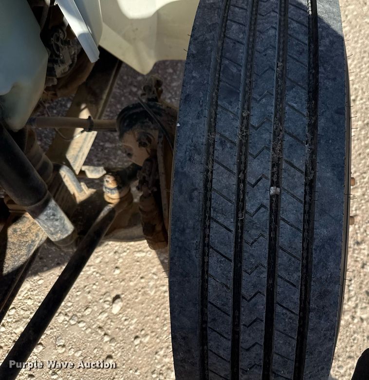 image for item EJ3197 2007 International 4300 digger derrick truck