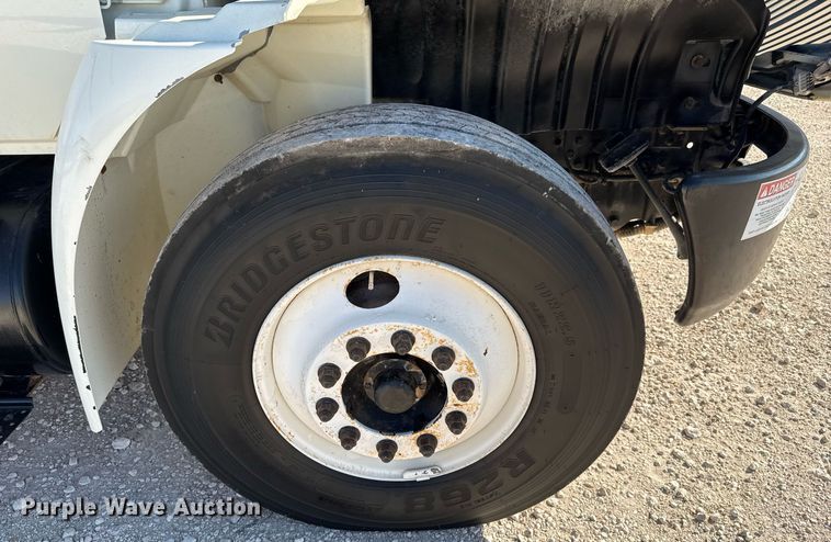 image for item EJ3197 2007 International 4300 digger derrick truck