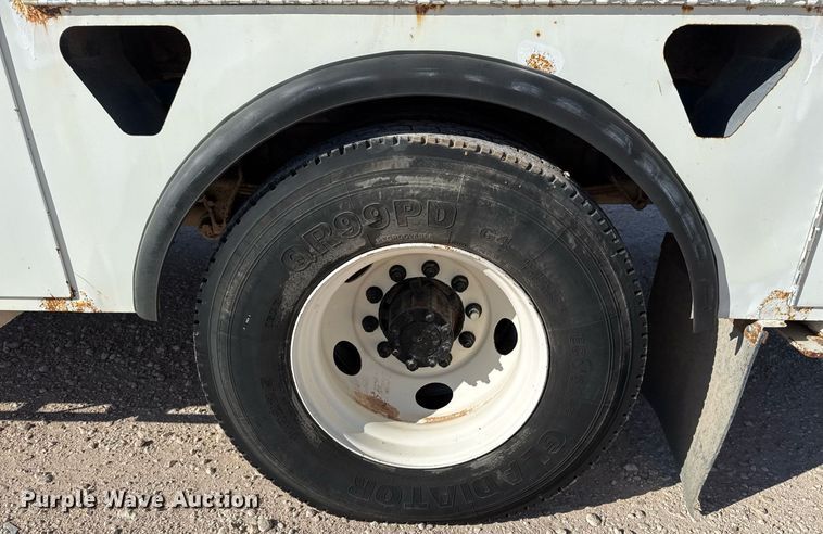 image for item EJ3197 2007 International 4300 digger derrick truck