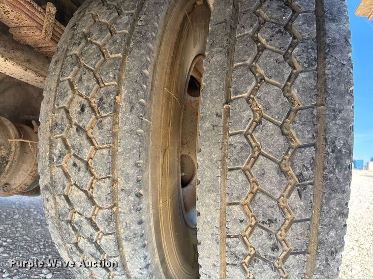 image for item EJ3197 2007 International 4300 digger derrick truck