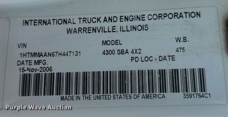 image for item EJ3197 2007 International 4300 digger derrick truck