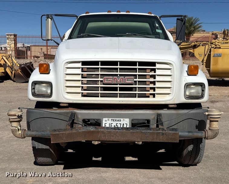 image for item EJ3201 2002 GMC C7500 water truck