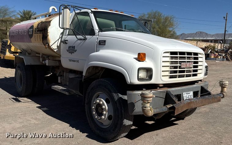 image for item EJ3201 2002 GMC C7500 water truck