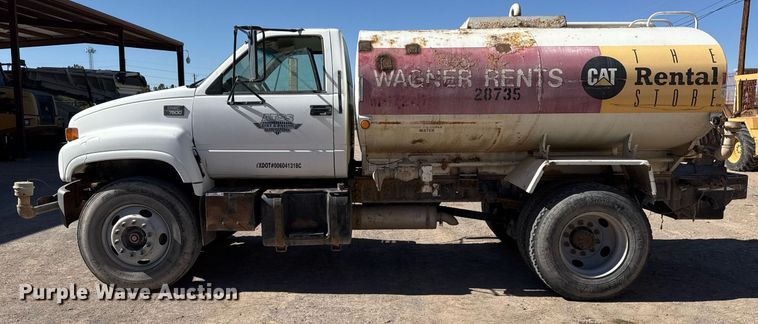 image for item EJ3201 2002 GMC C7500 water truck