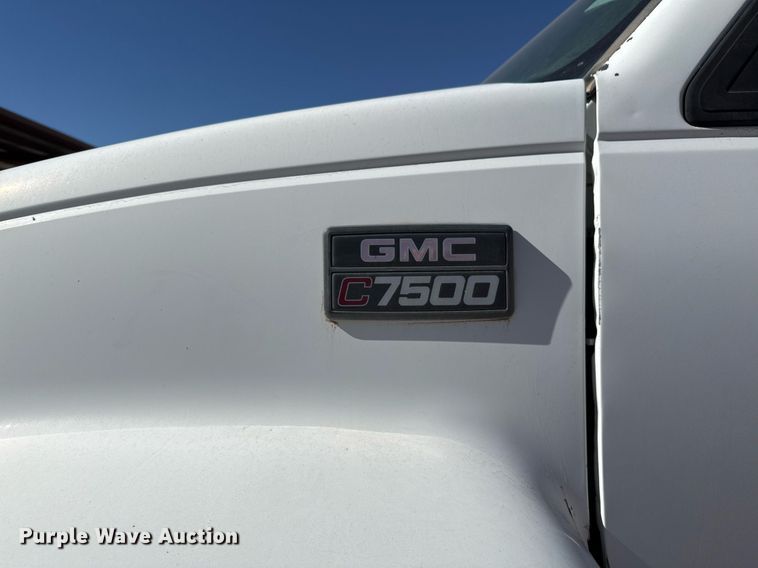 image for item EJ3201 2002 GMC C7500 water truck