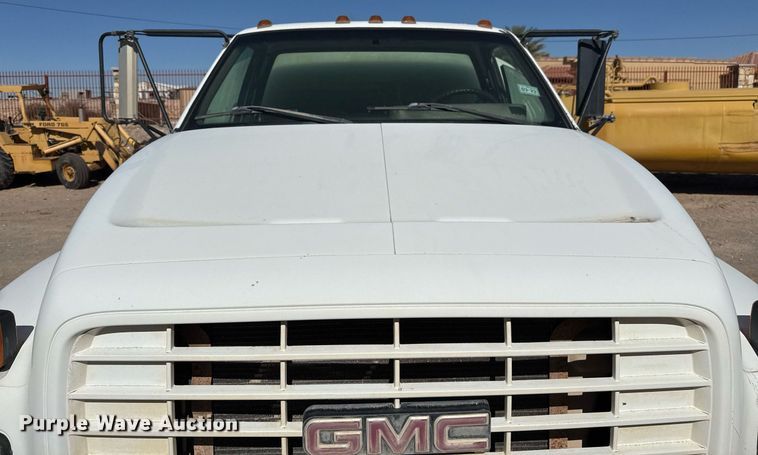 image for item EJ3201 2002 GMC C7500 water truck