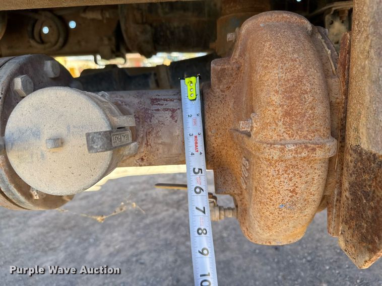 image for item EJ3201 2002 GMC C7500 water truck