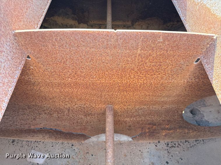 image for item EJ3201 2002 GMC C7500 water truck