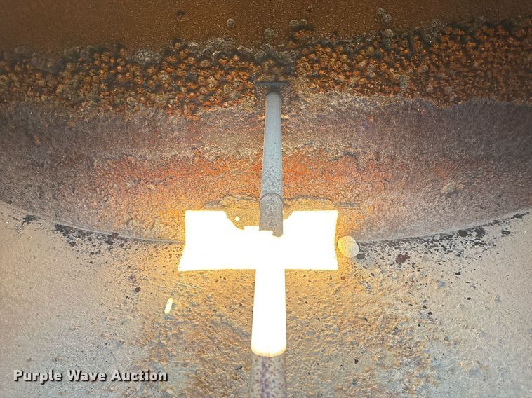 image for item EJ3201 2002 GMC C7500 water truck