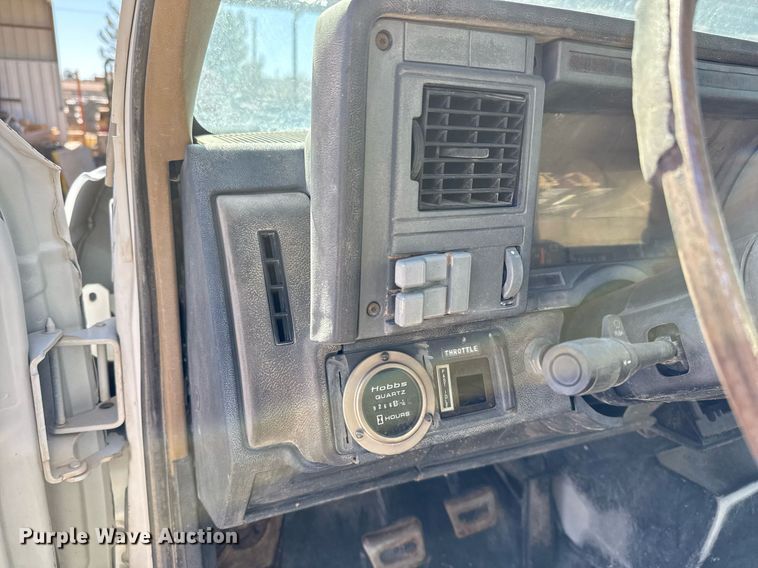 image for item EJ3201 2002 GMC C7500 water truck