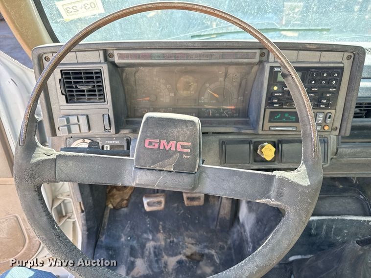 image for item EJ3201 2002 GMC C7500 water truck