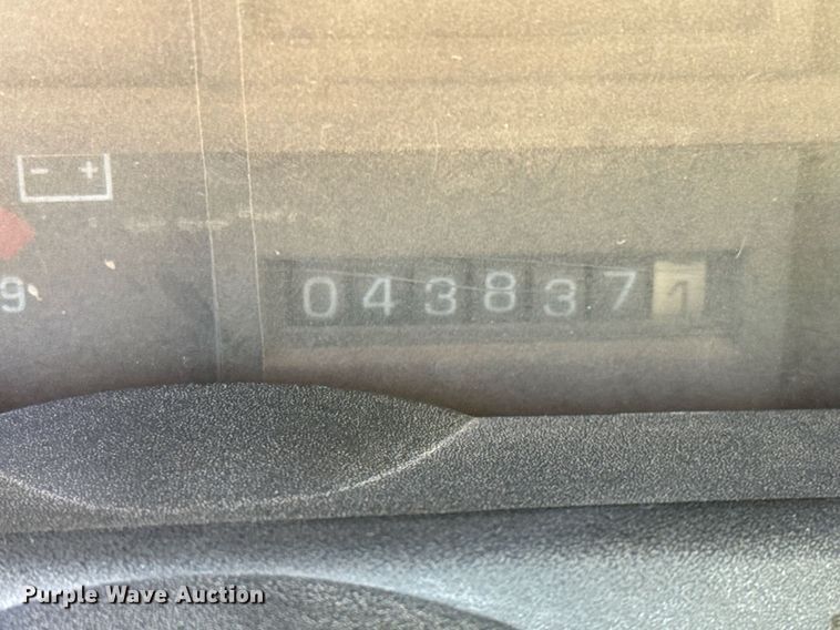 image for item EJ3201 2002 GMC C7500 water truck