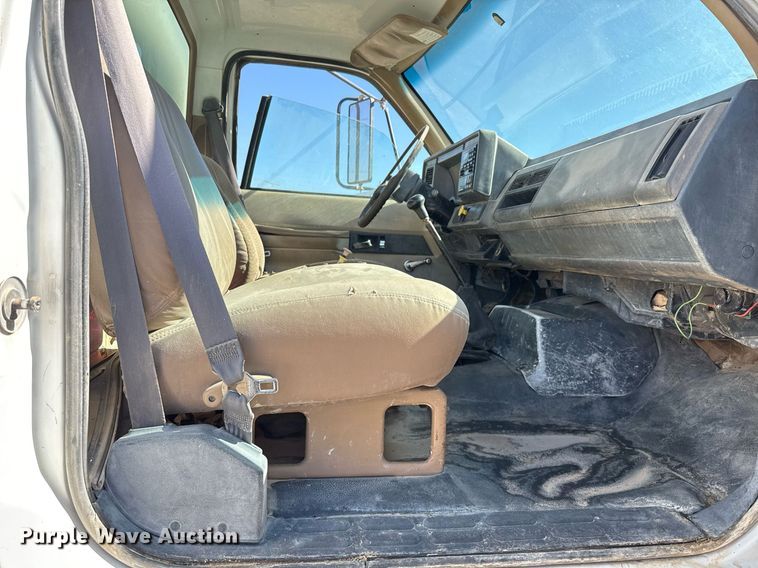 image for item EJ3201 2002 GMC C7500 water truck