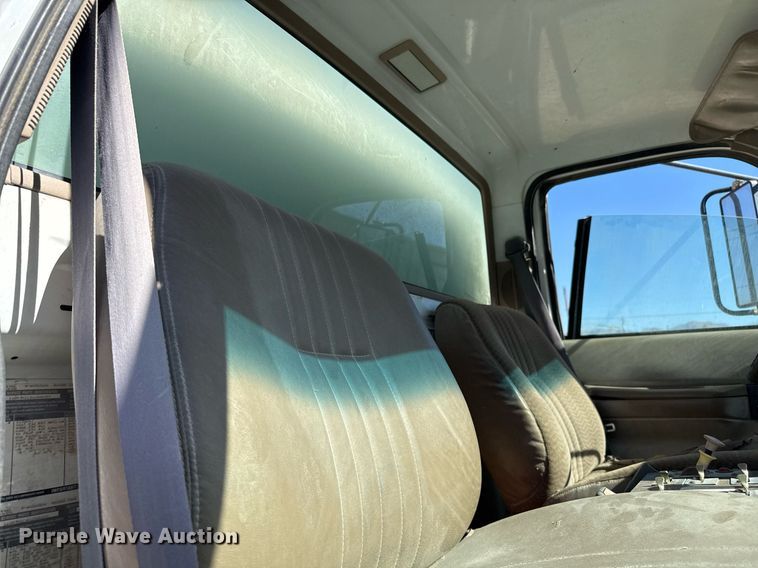 image for item EJ3201 2002 GMC C7500 water truck