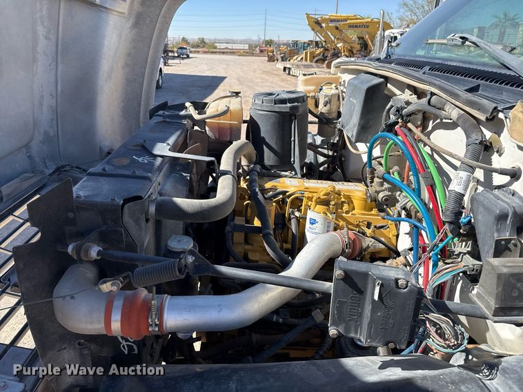 image for item EJ3201 2002 GMC C7500 water truck