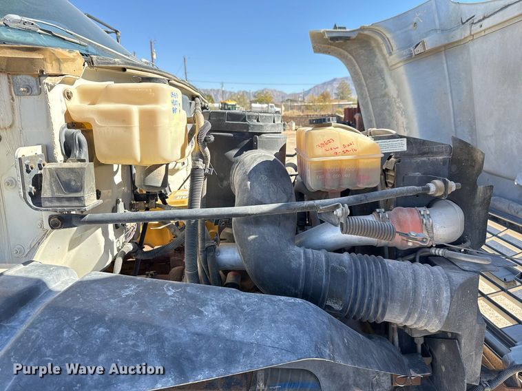 image for item EJ3201 2002 GMC C7500 water truck