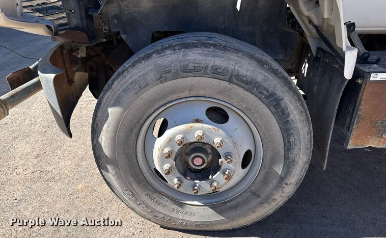 image for item EJ3201 2002 GMC C7500 water truck