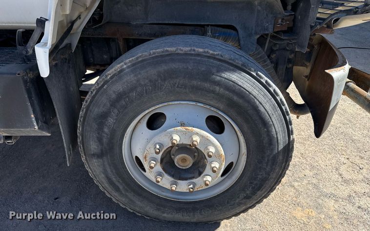 image for item EJ3201 2002 GMC C7500 water truck