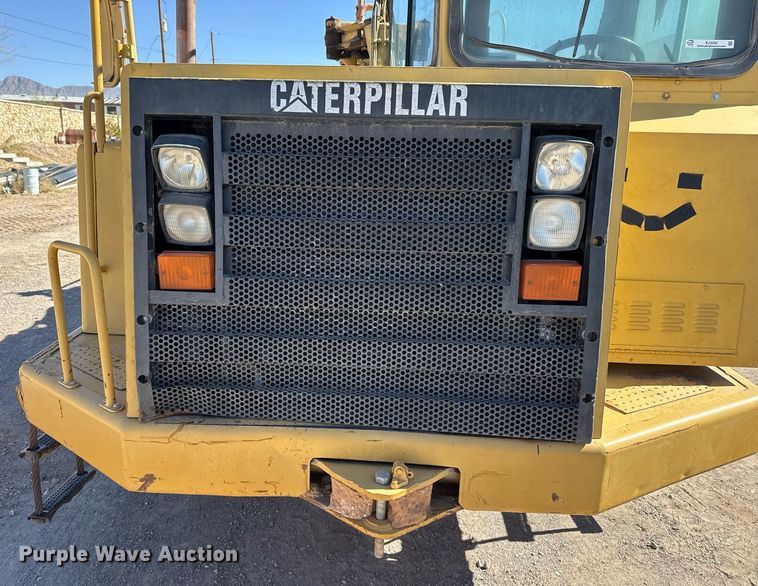 image for item EJ3202 1995 Caterpillar 613C Series II water wagon